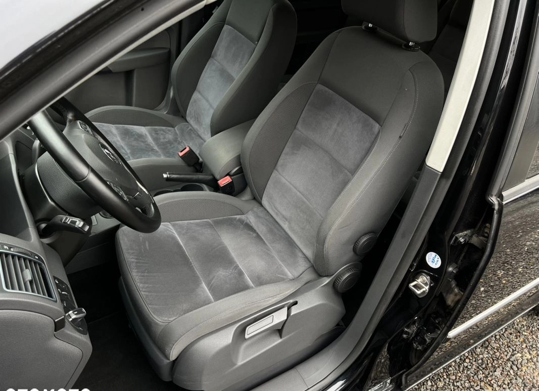 Volkswagen Touran cena 32900 przebieg: 202000, rok produkcji 2011 z Warta małe 436